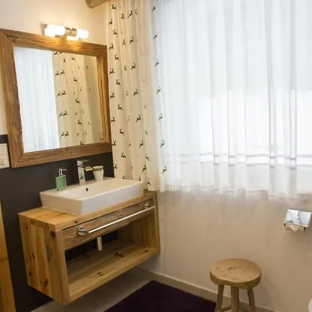 Delightful Holiday Home With Sauna Untertauern